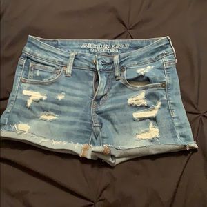 medium wash jean shorts